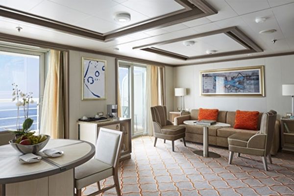 https://static.traveltek.net/cruisepics/local_shipimages_large/1784717591.jpg