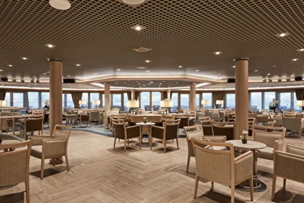 https://static.traveltek.net/cruisepics/local_shipimages_large/1784717864.jpg