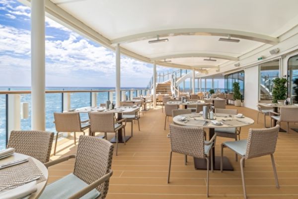 https://static.traveltek.net/cruisepics/local_shipimages_large/1784719080.jpg