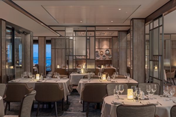 https://static.traveltek.net/cruisepics/local_shipimages_large/1784719102.jpg