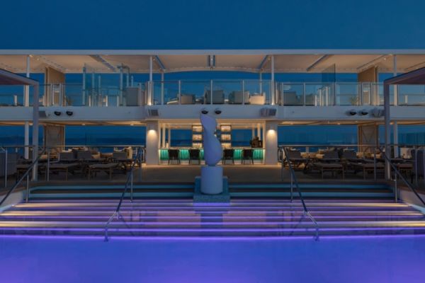 https://static.traveltek.net/cruisepics/local_shipimages_large/1784719560.jpg