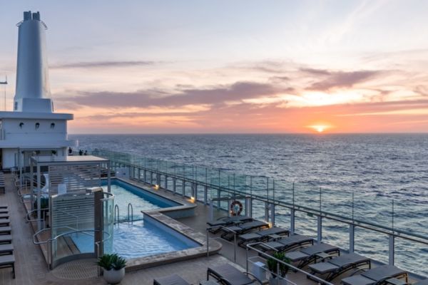 https://static.traveltek.net/cruisepics/local_shipimages_large/1784719578.jpg