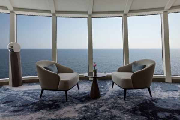 https://static.traveltek.net/cruisepics/local_shipimages_large/1784720252.jpg