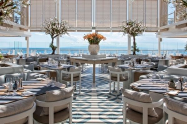 https://static.traveltek.net/cruisepics/local_shipimages_large/1784720811.jpg
