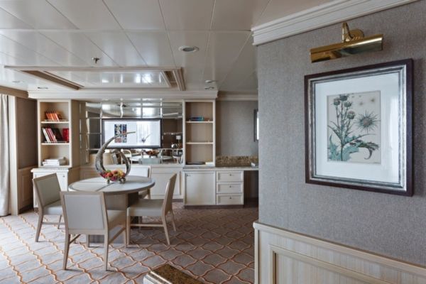 https://static.traveltek.net/cruisepics/local_shipimages_large/1784721619.jpg