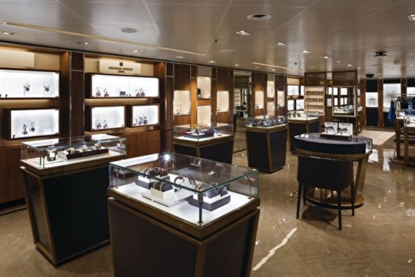 https://static.traveltek.net/cruisepics/local_shipimages_large/1784721914.jpg