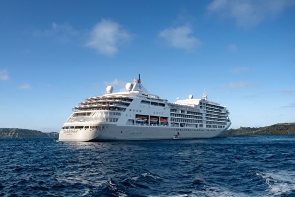 https://static.traveltek.net/cruisepics/local_shipimages_large/1784721941.jpg