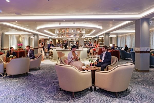 https://static.traveltek.net/cruisepics/local_shipimages_large/1784722366.jpg
