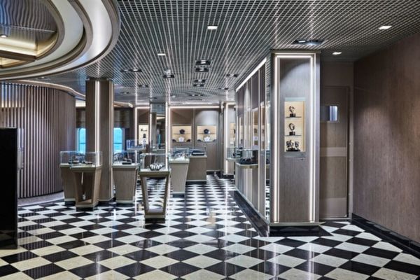 https://static.traveltek.net/cruisepics/local_shipimages_large/1784724893.jpg