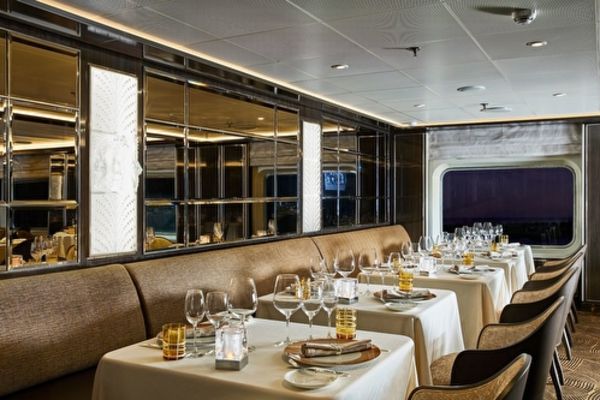 https://static.traveltek.net/cruisepics/local_shipimages_large/1784724966.jpg