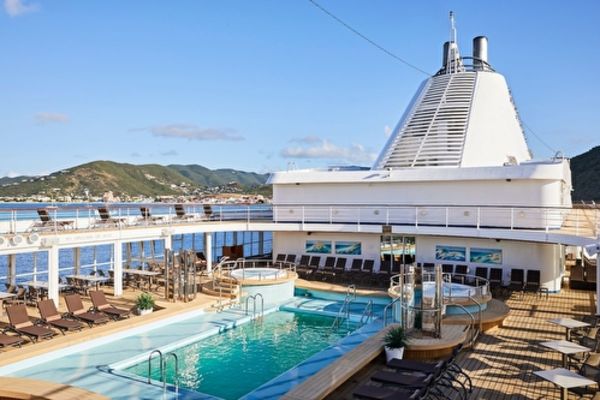 https://static.traveltek.net/cruisepics/local_shipimages_large/1784725063.jpg