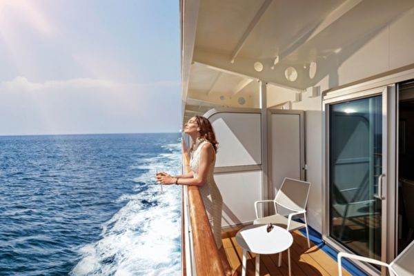 https://static.traveltek.net/cruisepics/local_shipimages_large/1784725604.jpg
