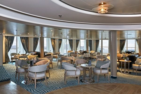 https://static.traveltek.net/cruisepics/local_shipimages_large/1784725651.jpg