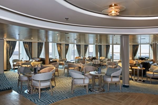 https://static.traveltek.net/cruisepics/local_shipimages_large/1784732633.jpg