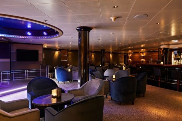https://static.traveltek.net/cruisepics/local_shipimages_large/1784733345.jpg