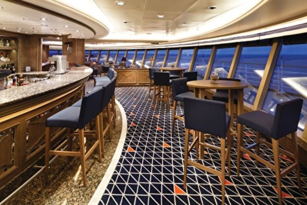 https://static.traveltek.net/cruisepics/local_shipimages_large/1784736595.jpg