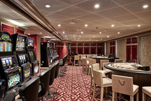 https://static.traveltek.net/cruisepics/local_shipimages_large/1784736673.jpg