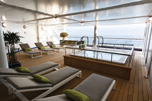 https://static.traveltek.net/cruisepics/local_shipimages_large/1784737323.jpg