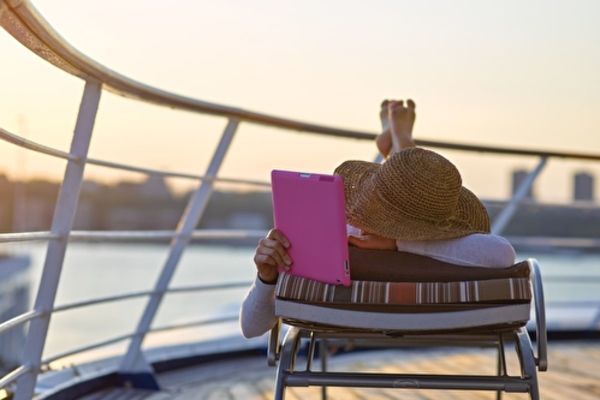 https://static.traveltek.net/cruisepics/local_shipimages_large/1784797850.jpg