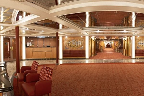 https://static.traveltek.net/cruisepics/local_shipimages_large/1784797868.jpg