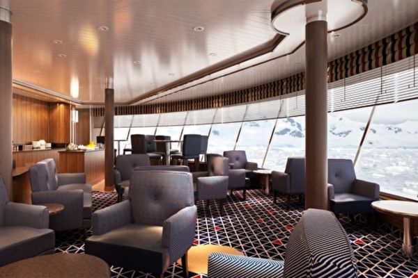 https://static.traveltek.net/cruisepics/local_shipimages_large/1784798086.jpg