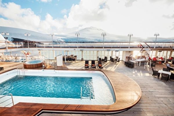 https://static.traveltek.net/cruisepics/local_shipimages_large/1784798618.jpg