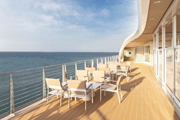 https://static.traveltek.net/cruisepics/local_shipimages_large/1784801355.jpg