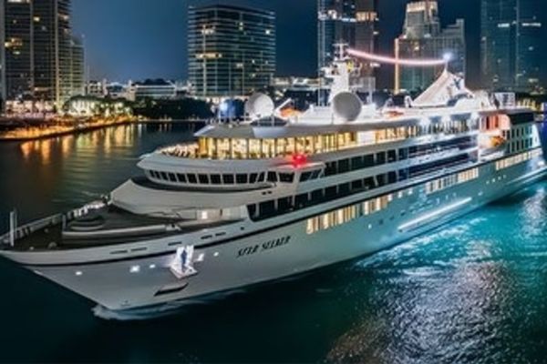 https://static.traveltek.net/cruisepics/local_shipimages_large/1784802392.jpg