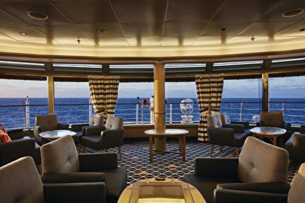 https://static.traveltek.net/cruisepics/local_shipimages_large/1784802878.jpg