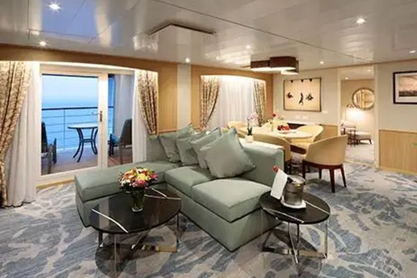 https://static.traveltek.net/cruisepics/local_shipimages_large/1784886720.png