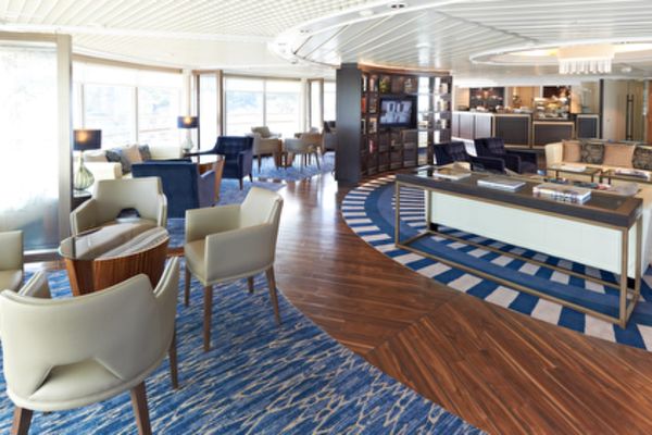 https://static.traveltek.net/cruisepics/local_shipimages_large/1784888130.png