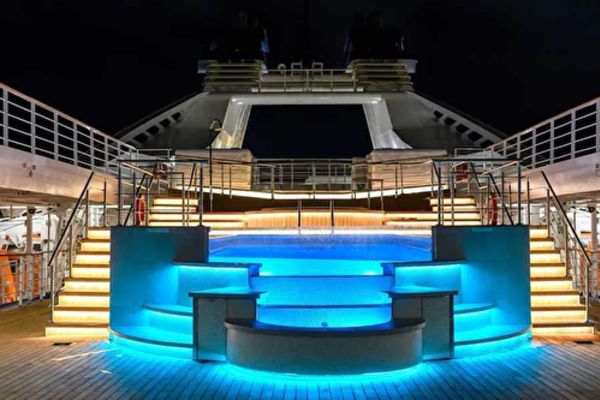 https://static.traveltek.net/cruisepics/local_shipimages_large/1784892658.png