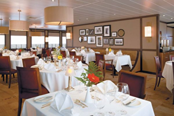 https://static.traveltek.net/cruisepics/local_shipimages_large/1784893287.png