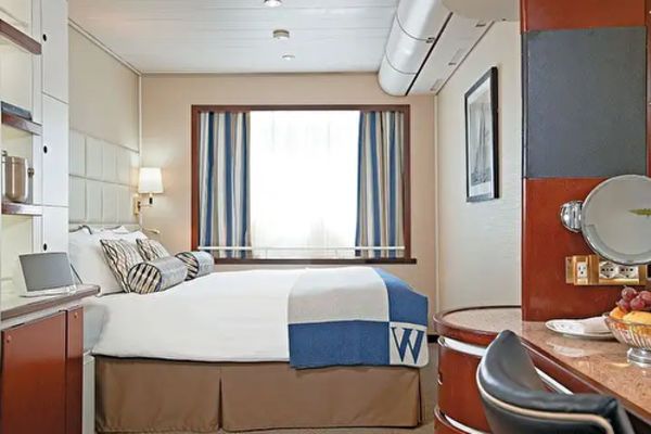 https://static.traveltek.net/cruisepics/local_shipimages_large/1784893529.png