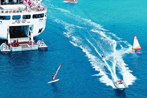 https://static.traveltek.net/cruisepics/local_shipimages_large/1784893558.png
