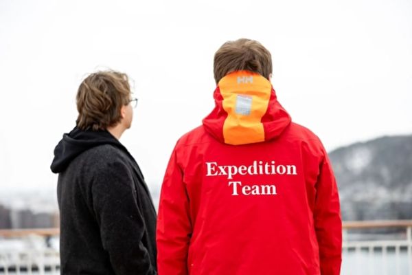 https://static.traveltek.net/cruisepics/local_shipimages_large/1785140802.jpg