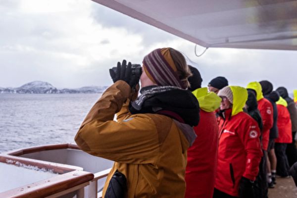https://static.traveltek.net/cruisepics/local_shipimages_large/1785160850.png