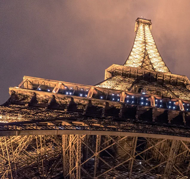 Going up the Eiffel Tour