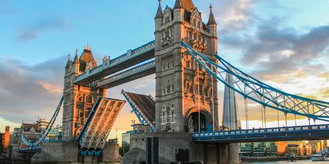 Exploring the Tower of London tou