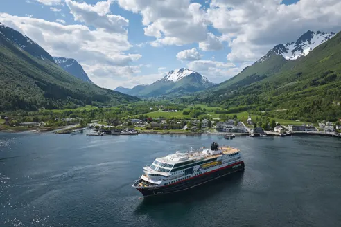 Travel Associates luxury travel Hurtigruten Norway in a Nutshell