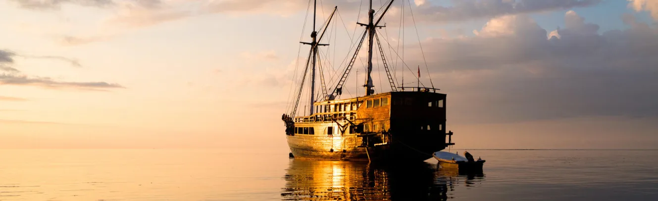 Indonesian Pirate Ship Cruising luxury travel
