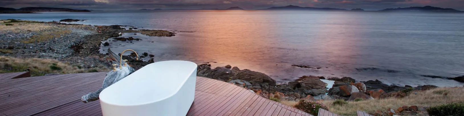 Five Bathtubs around the world with stunning views luxury travel