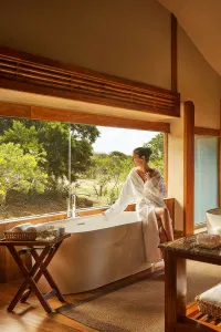 Travel Associates luxury travel wild wonders holiday