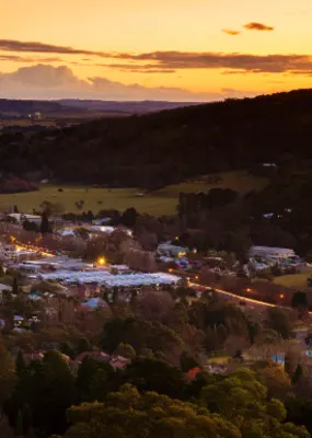 Sun sets on the picturesque town of Bowral in New South Wales 