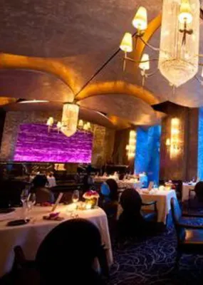 Aquarium restaurant in Dubai  