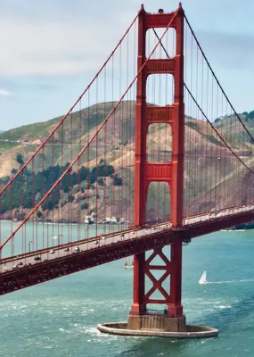 Whole span of San Francisco&#039;s Golden Gate Bridge