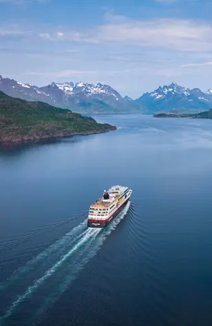 Travel Associates luxury travel Hurtigruten Norway in a Nutshell
