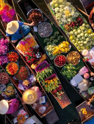 Luxury Travel: Floating Market, Thailand