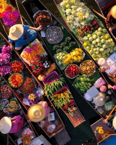 Luxury Travel: Floating Market, Thailand
