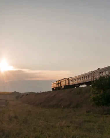 luxury travel: rail tile